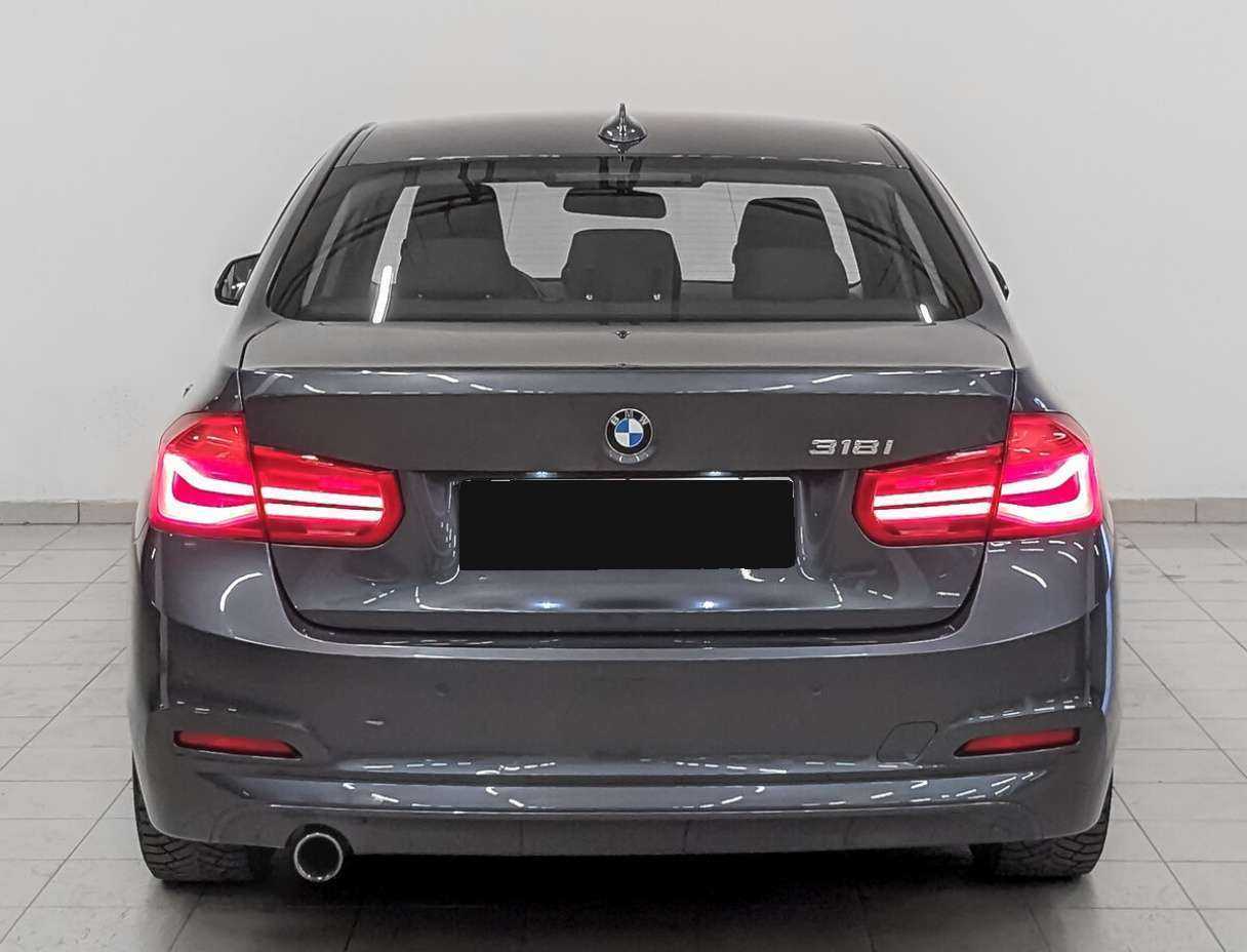 BMW 3 серии с пробегом — 2018 год. Фото: #5