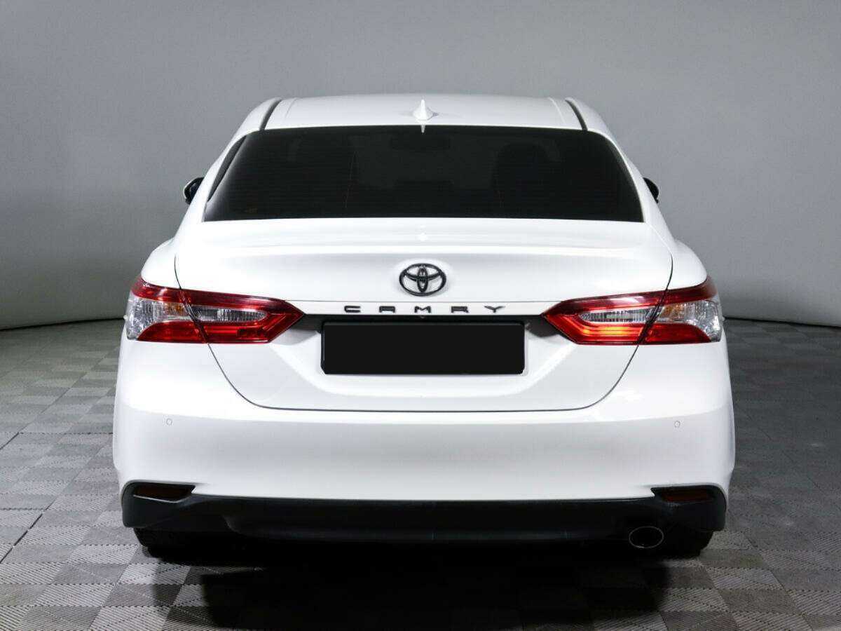 Toyota Camry с пробегом — 2018 год. Фото: #5