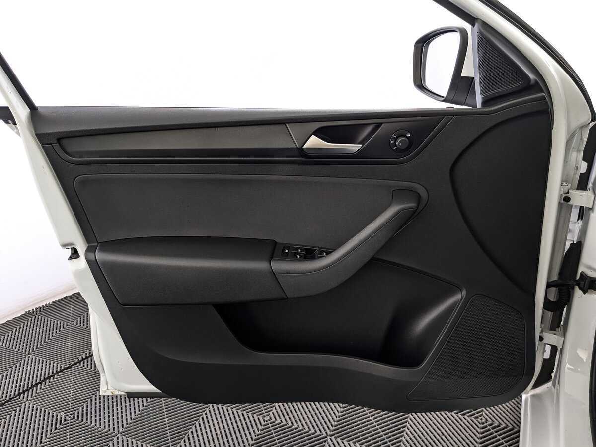 Volkswagen Polo с пробегом — 2020 год. Фото: #14