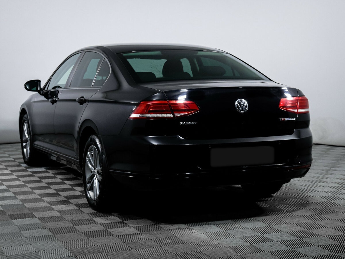 Volkswagen Passat с пробегом — 2016 год. Фото: #5