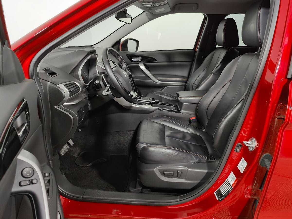 Mitsubishi Eclipse Cross с пробегом — 2018 год. Фото: #10
