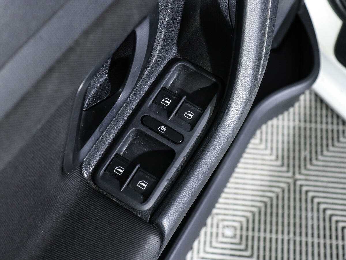 Skoda Fabia с пробегом — 2014 год. Фото: #14