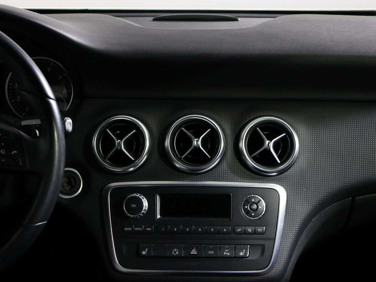 Mercedes-Benz A-Класс с пробегом — 2014 год. Фото: #11