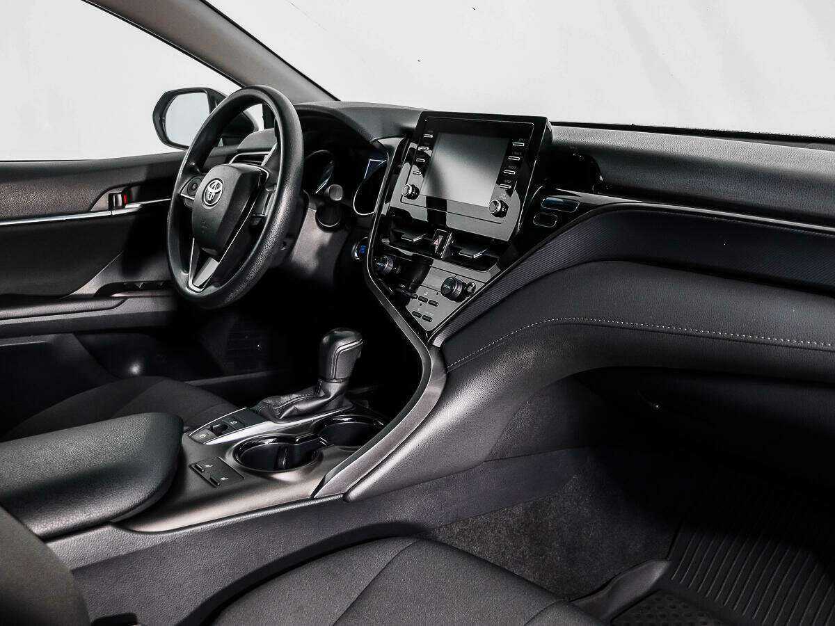 Toyota Camry с пробегом — 2021 год. Фото: #11