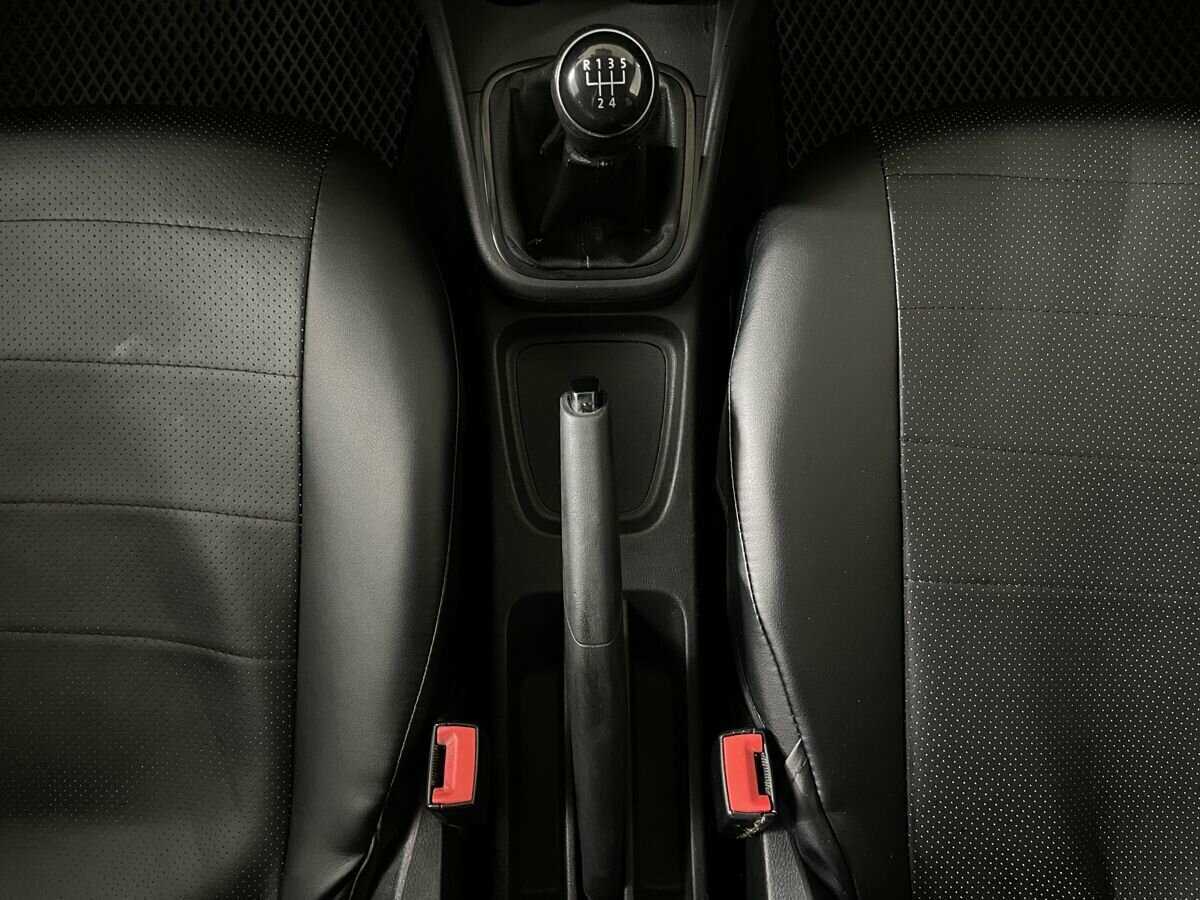 Volkswagen Polo с пробегом — 2017 год. Фото: #12