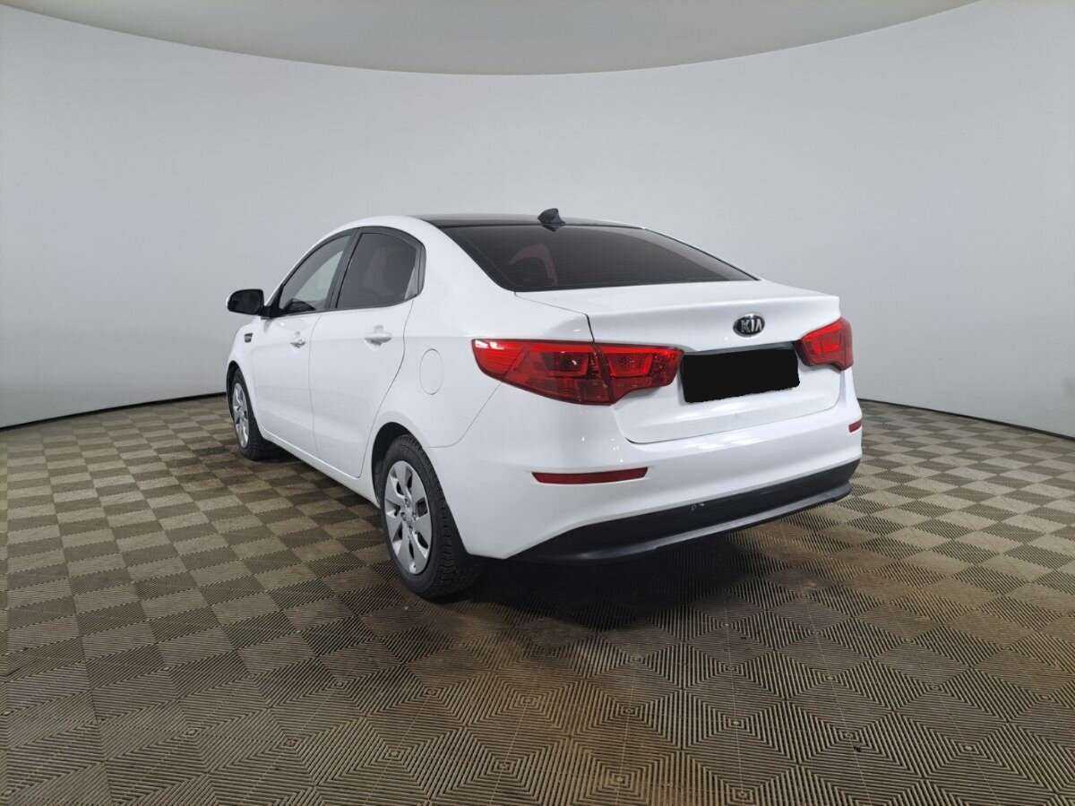 Kia Rio с пробегом — 2015 год. Фото: #6