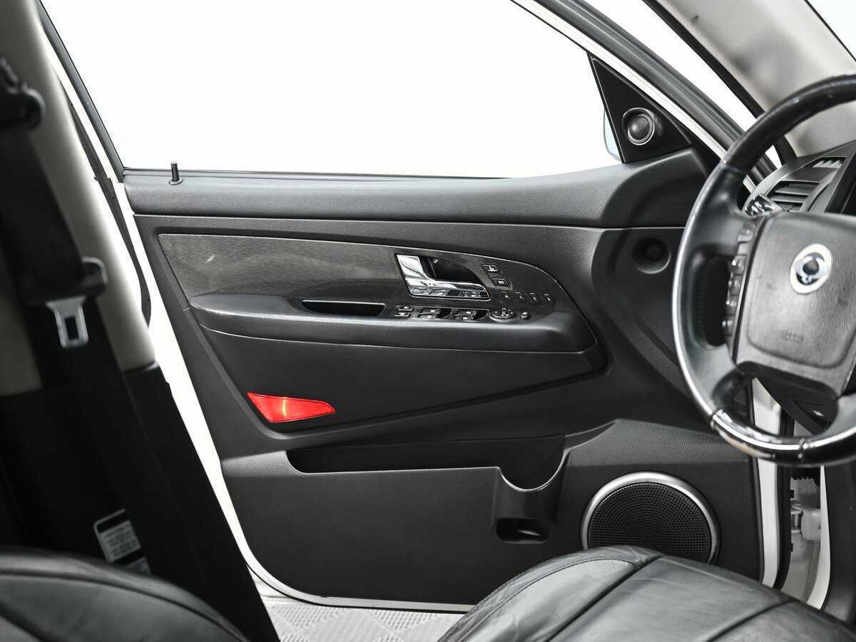 SsangYong Rexton с пробегом — 2013 год. Фото: #6