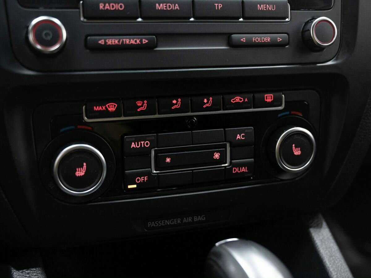 Volkswagen Jetta с пробегом — 2012 год. Фото: #16