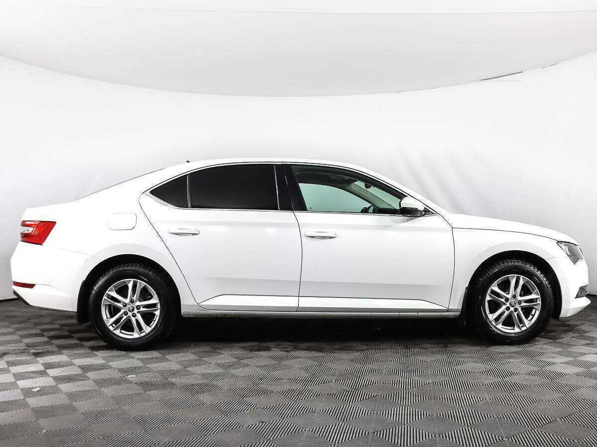 Skoda Superb с пробегом — 2016 год. Фото: #3