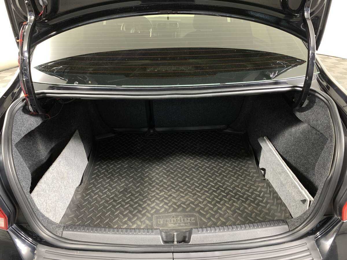 Volkswagen Polo с пробегом — 2013 год. Фото: #18