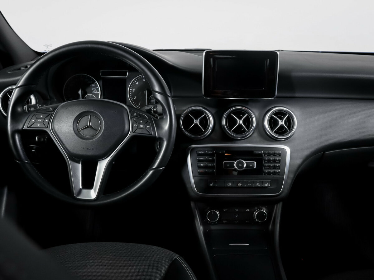 Mercedes-Benz A-Класс с пробегом — 2014 год. Фото: #9