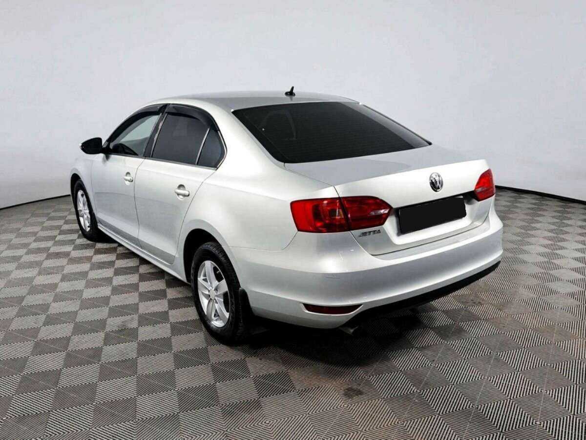 Volkswagen Jetta с пробегом — 2014 год. Фото: #6