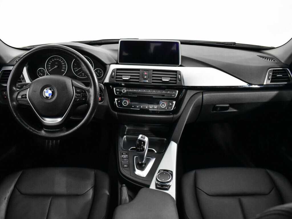 BMW 3 серии с пробегом — 2015 год. Фото: #11