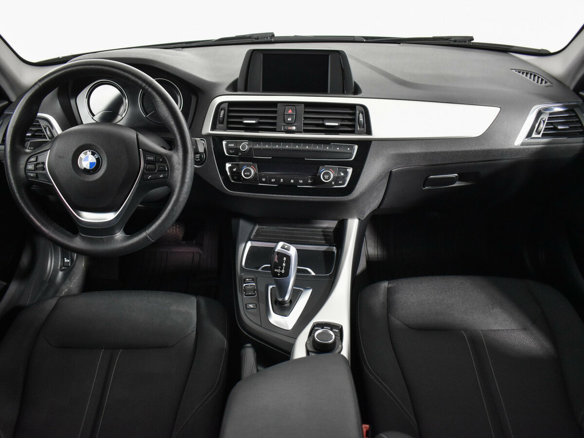 BMW 1 серии с пробегом — 2017 год. Фото: #12