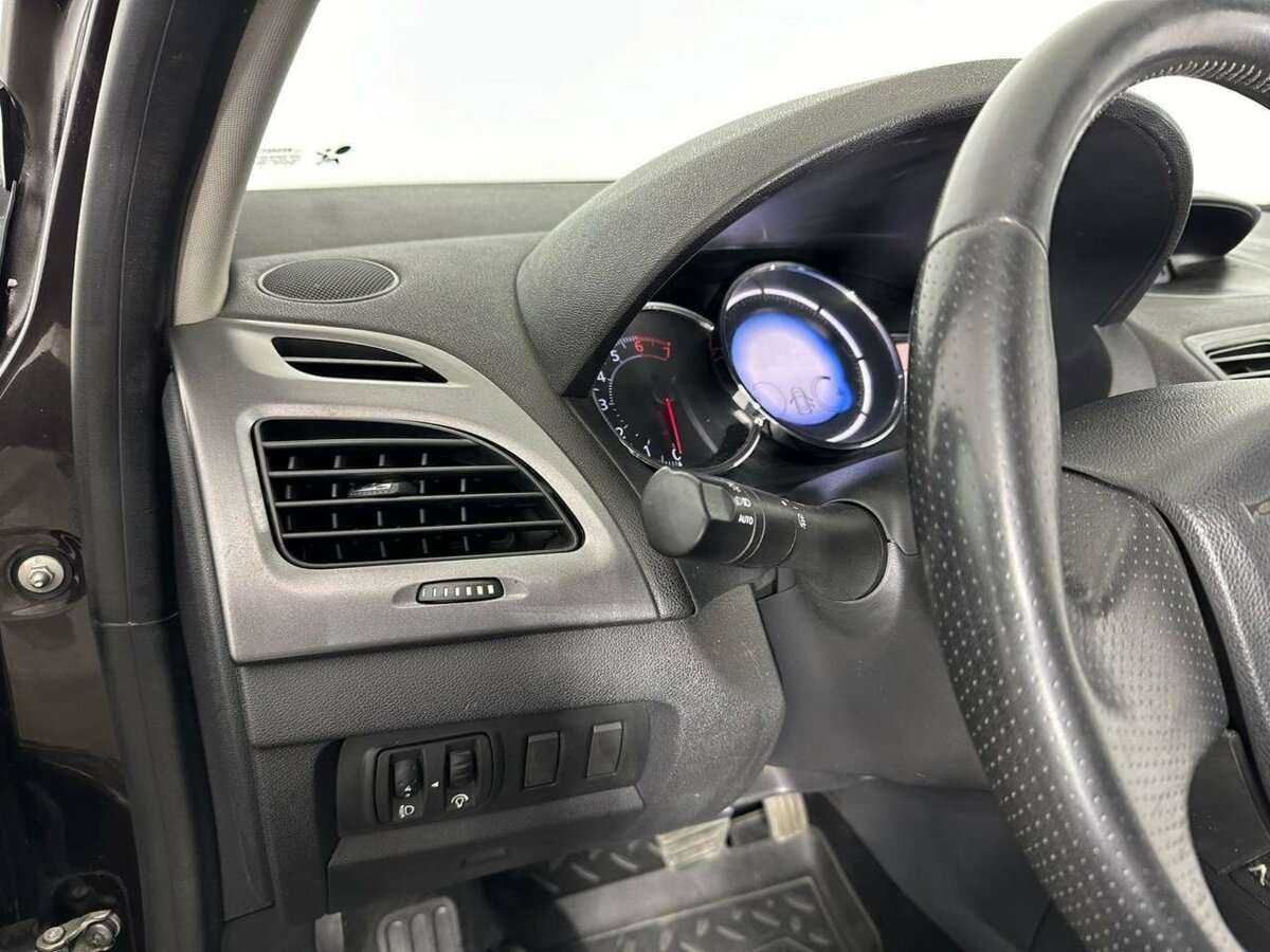 Renault Fluence с пробегом — 2014 год. Фото: #8