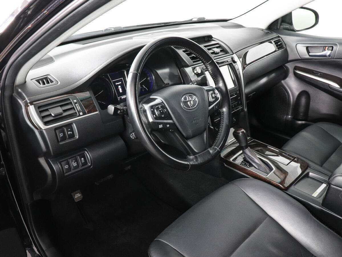 Toyota Camry с пробегом — 2016 год. Фото: #8