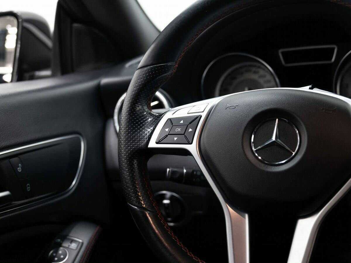 Mercedes-Benz CLA с пробегом — 2013 год. Фото: #14