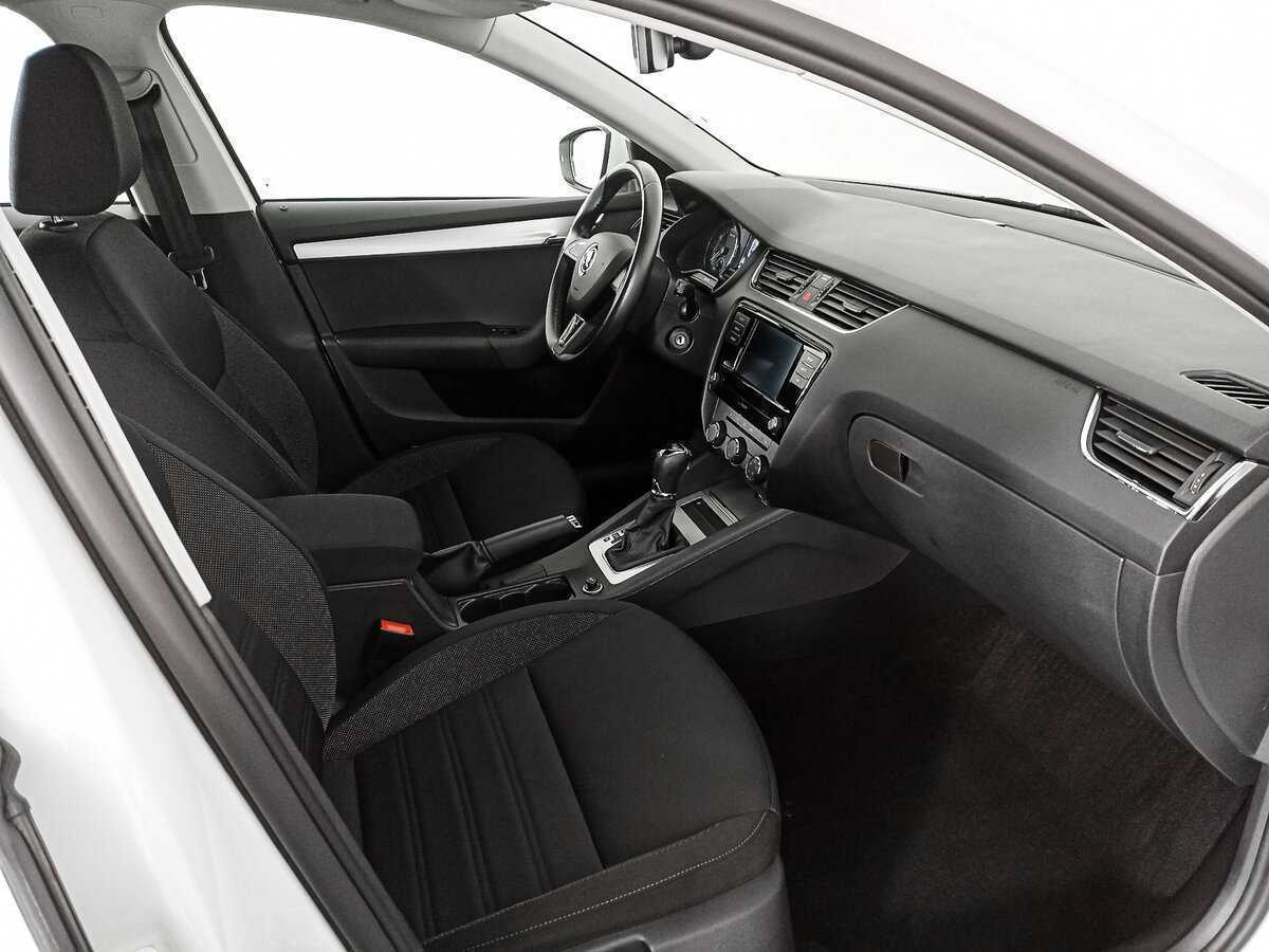 Skoda Octavia с пробегом — 2020 год. Фото: #10