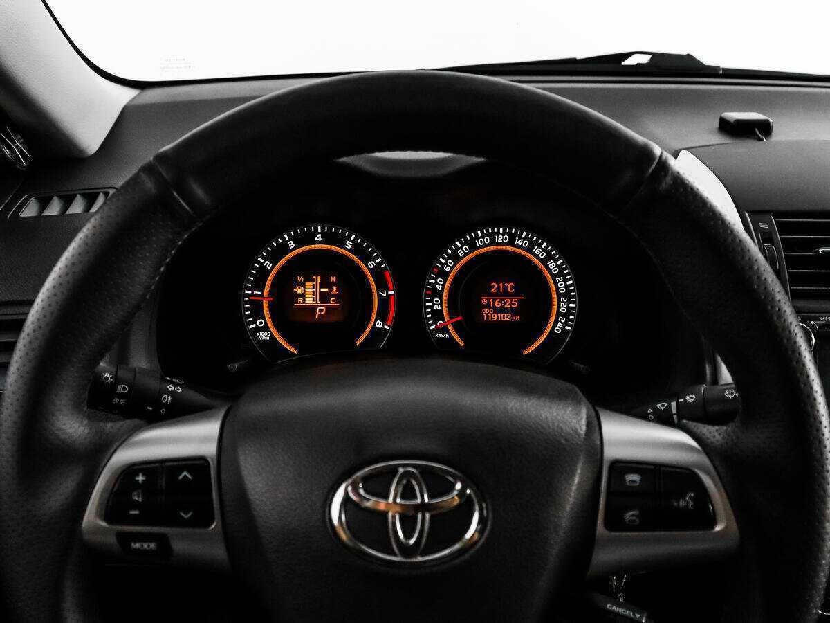 Toyota Corolla с пробегом — 2012 год. Фото: #15