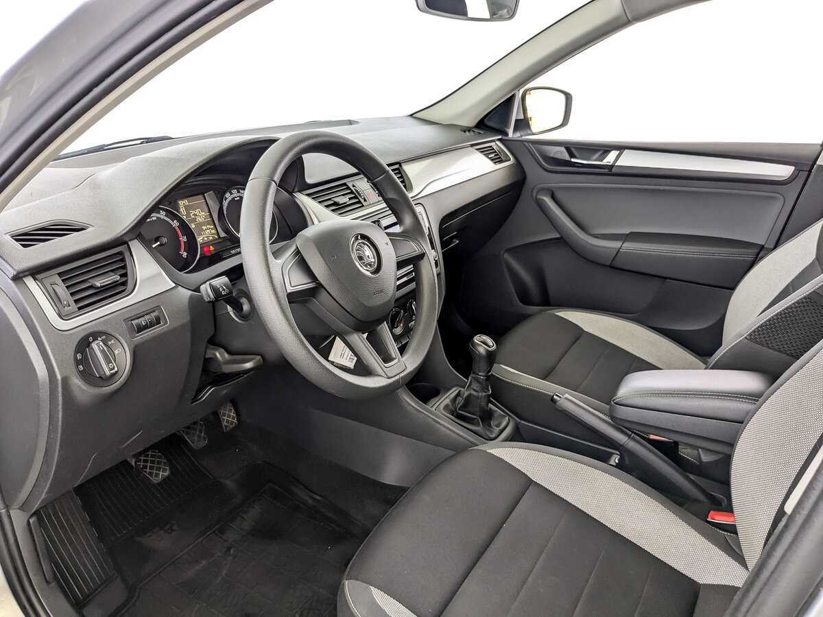 Skoda Rapid с пробегом — 2018 год. Фото: #13