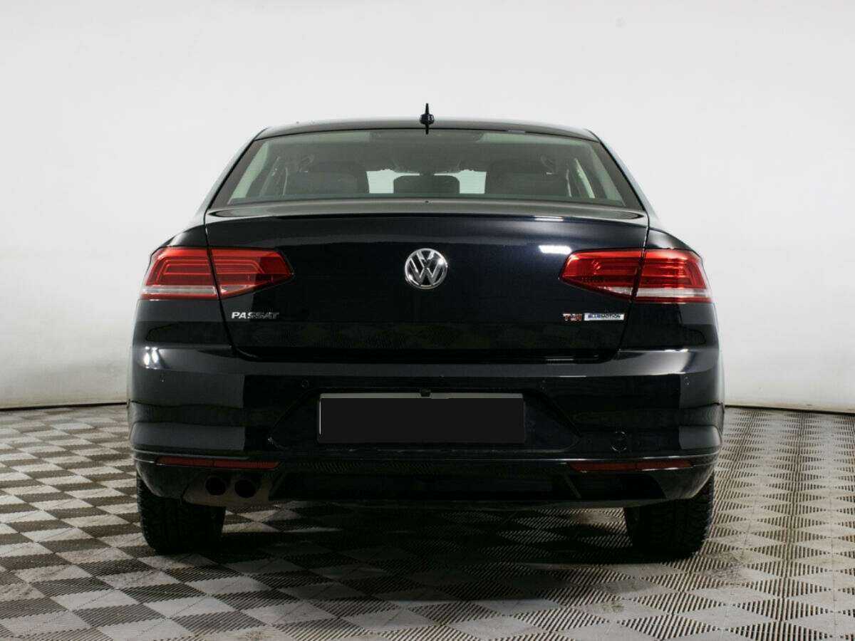 Volkswagen Passat с пробегом — 2017 год. Фото: #4
