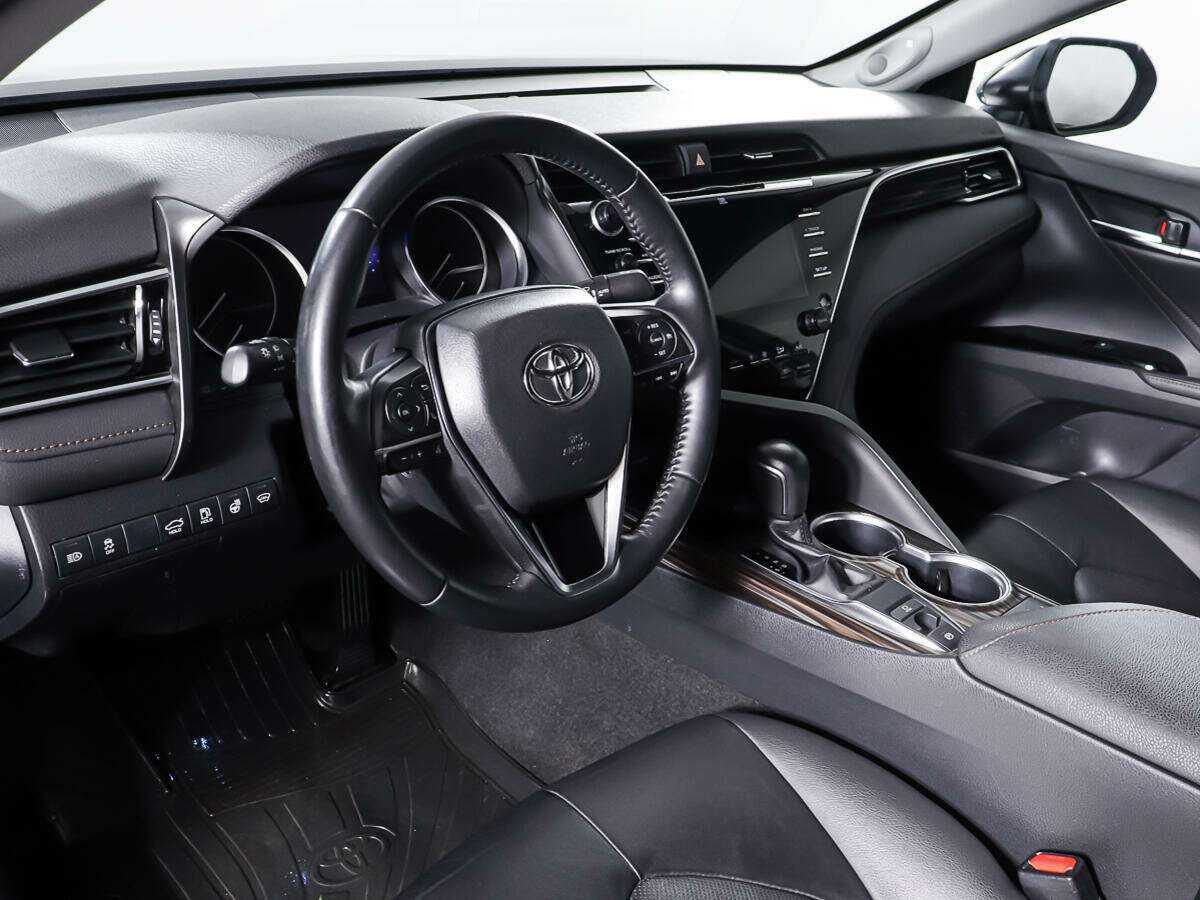 Toyota Camry с пробегом — 2019 год. Фото: #12