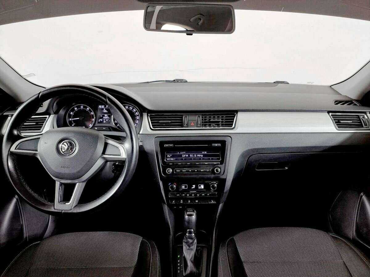 Skoda Rapid с пробегом — 2014 год. Фото: #8