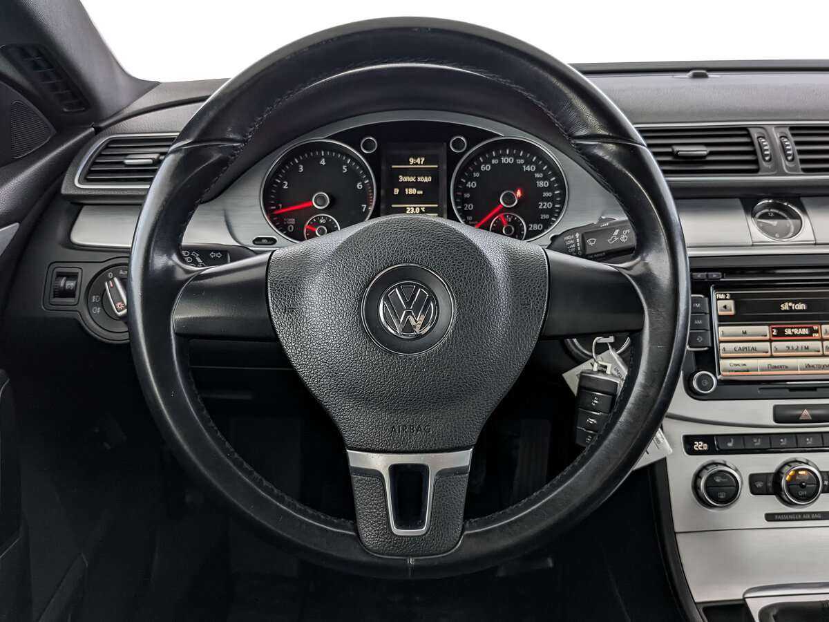 Volkswagen Passat CC с пробегом — 2012 год. Фото: #17