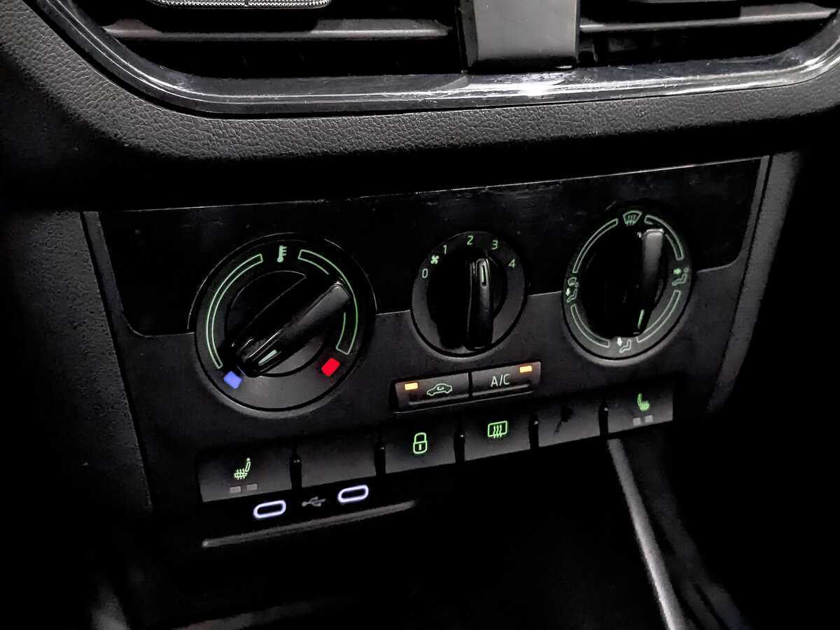 Skoda Rapid с пробегом — 2020 год. Фото: #18