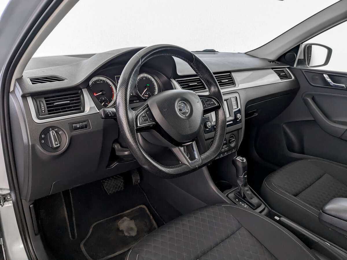 Skoda Rapid с пробегом — 2016 год. Фото: #12