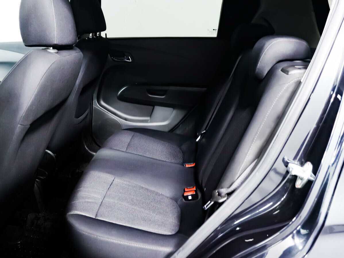 Chevrolet Aveo с пробегом — 2014 год. Фото: #11