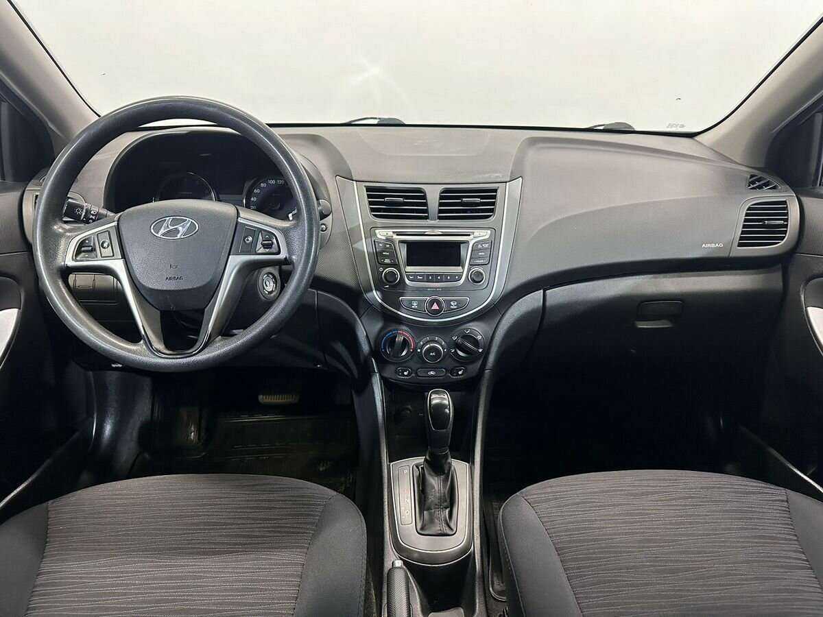 Hyundai Solaris с пробегом — 2015 год. Фото: #8