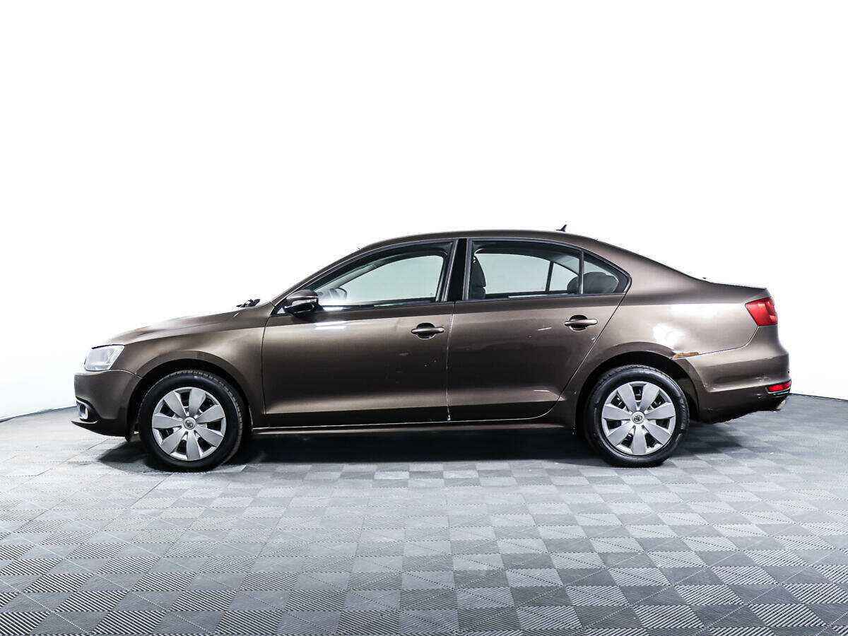 Volkswagen Jetta с пробегом — 2012 год. Фото: #6