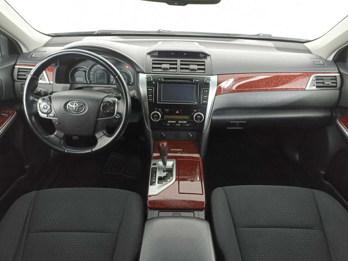 Toyota Camry с пробегом — 2013 год. Фото: #13