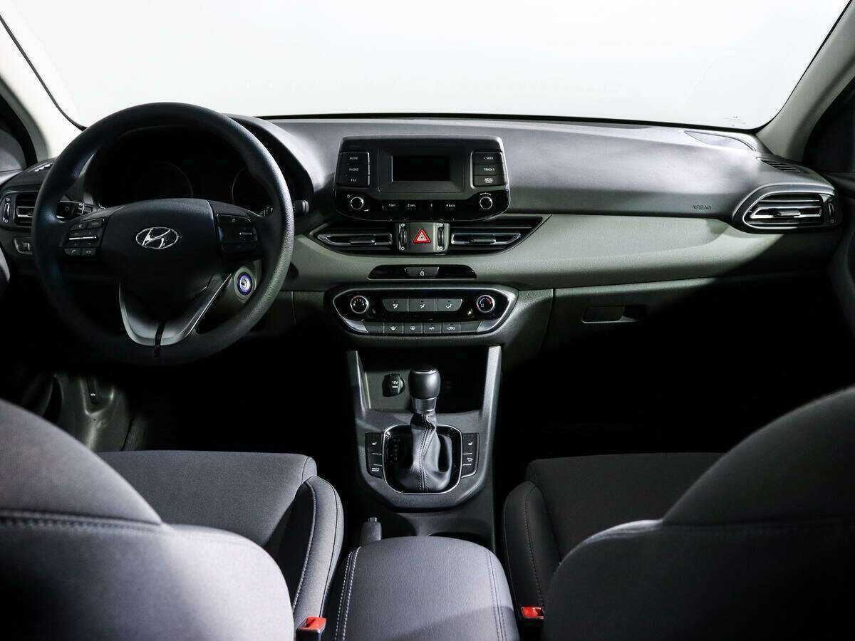 Hyundai i30 с пробегом — 2022 год. Фото: #9