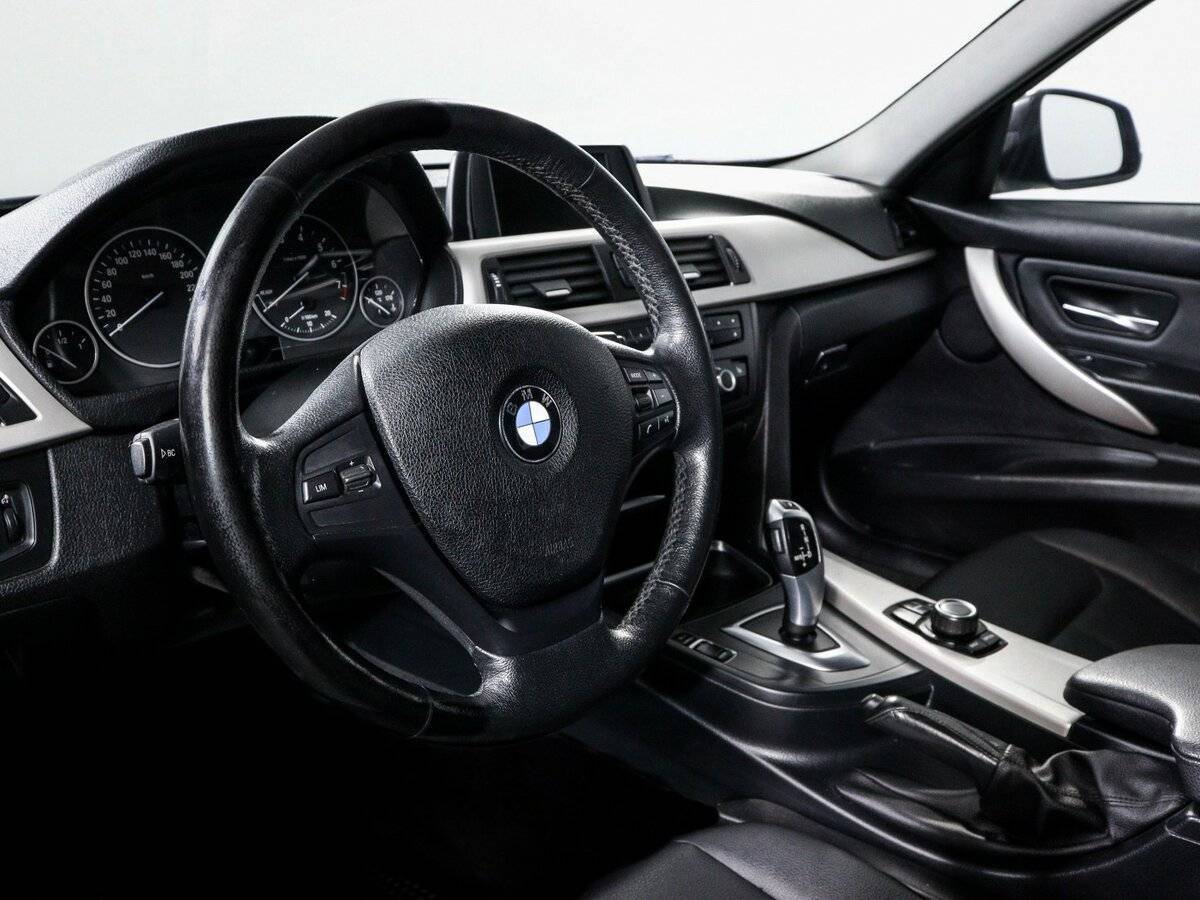 BMW 3 серии с пробегом — 2014 год. Фото: #13