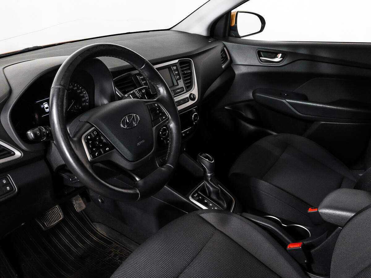 Hyundai Solaris с пробегом — 2017 год. Фото: #6