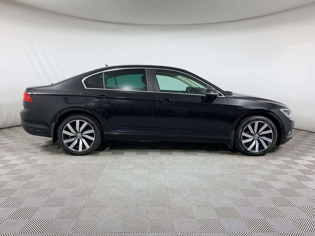 Volkswagen Passat с пробегом — 2019 год. Фото: #3