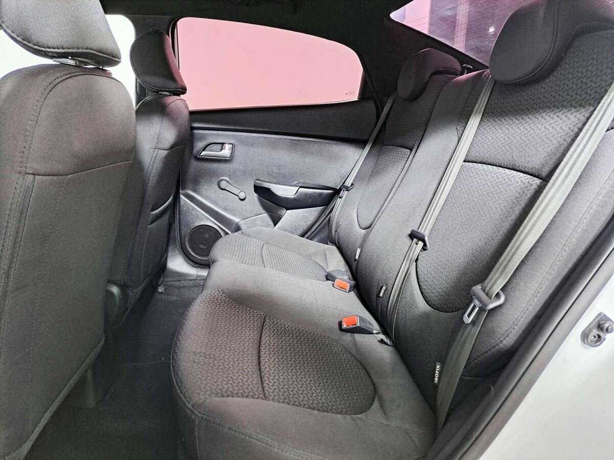 Kia Rio с пробегом — 2015 год. Фото: #9