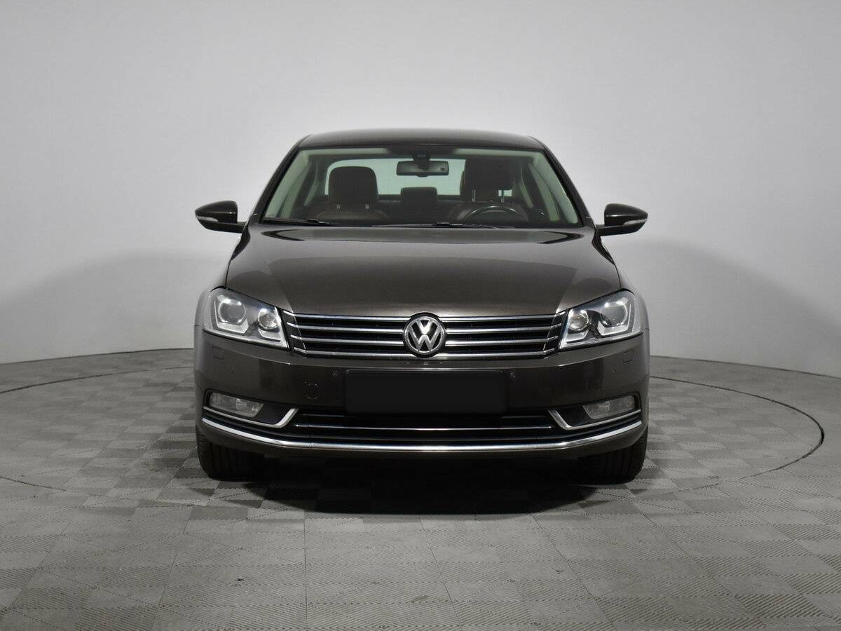 Volkswagen Passat с пробегом — 2012 год. Фото: #1