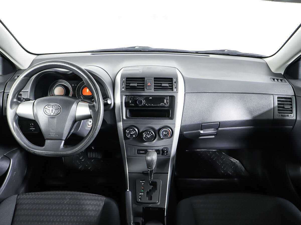 Toyota Corolla с пробегом — 2012 год. Фото: #12