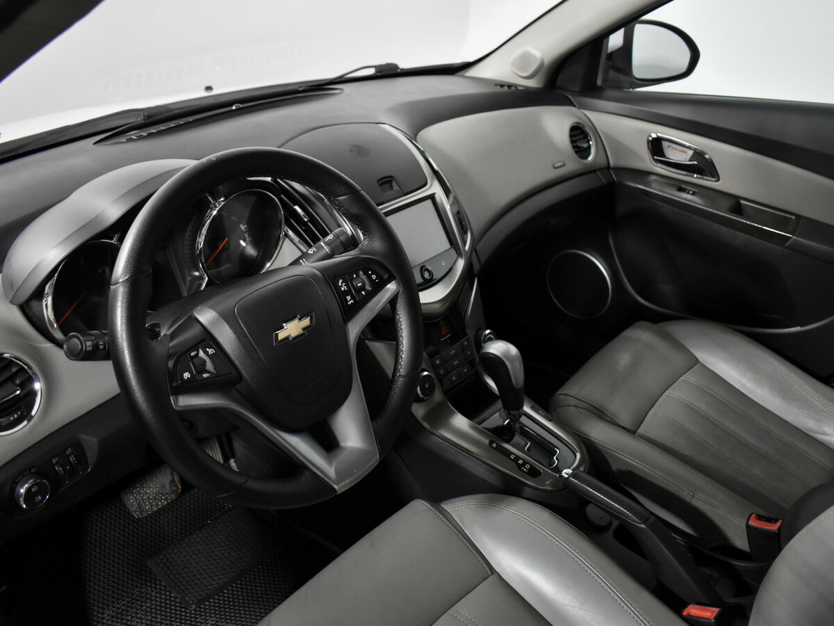 Chevrolet Cruze с пробегом — 2013 год. Фото: #6
