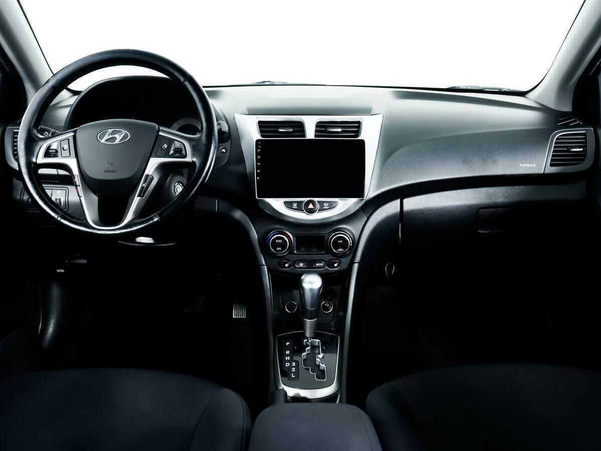 Hyundai Solaris с пробегом — 2014 год. Фото: #10