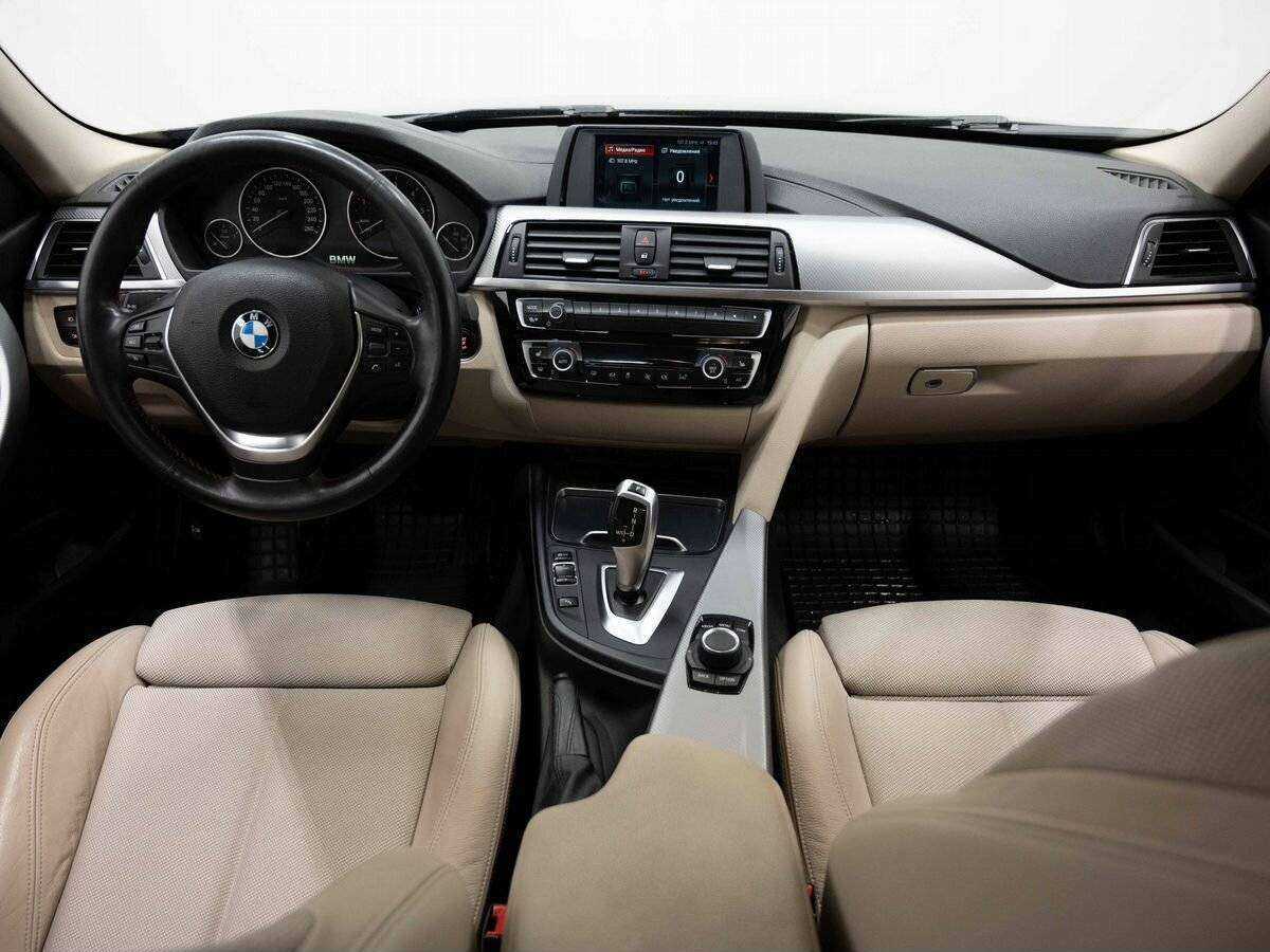 BMW 3 серии с пробегом — 2018 год. Фото: #12