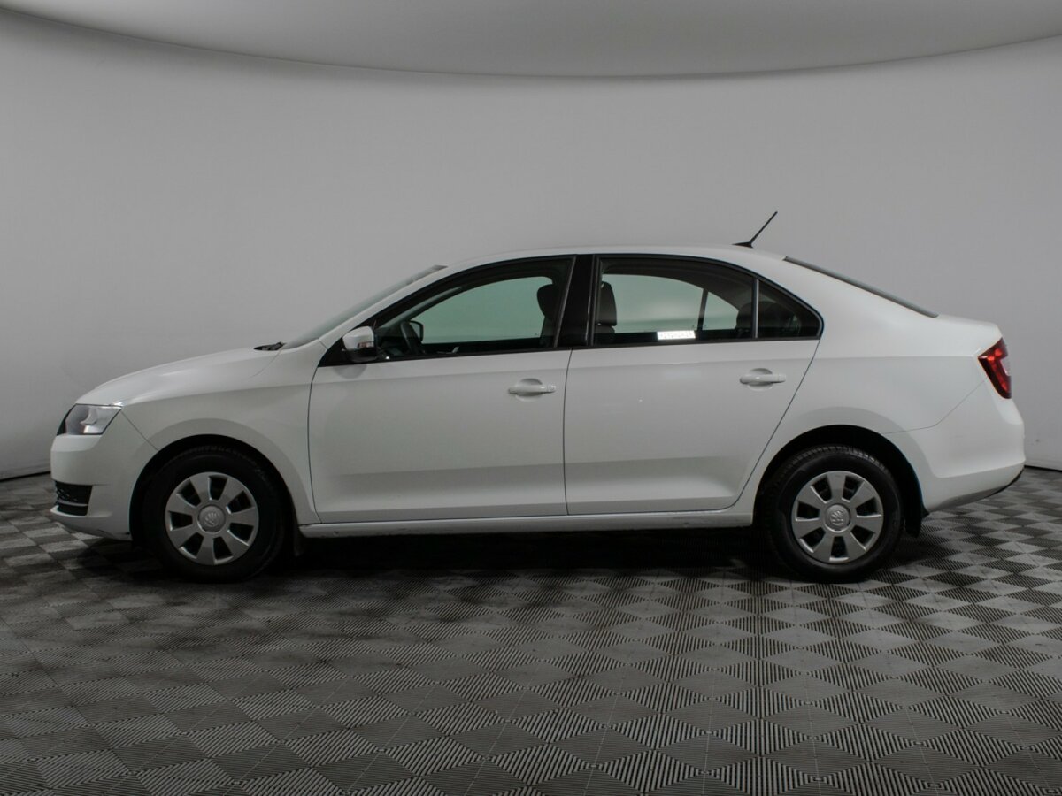 Skoda Rapid с пробегом — 2017 год. Фото: #7