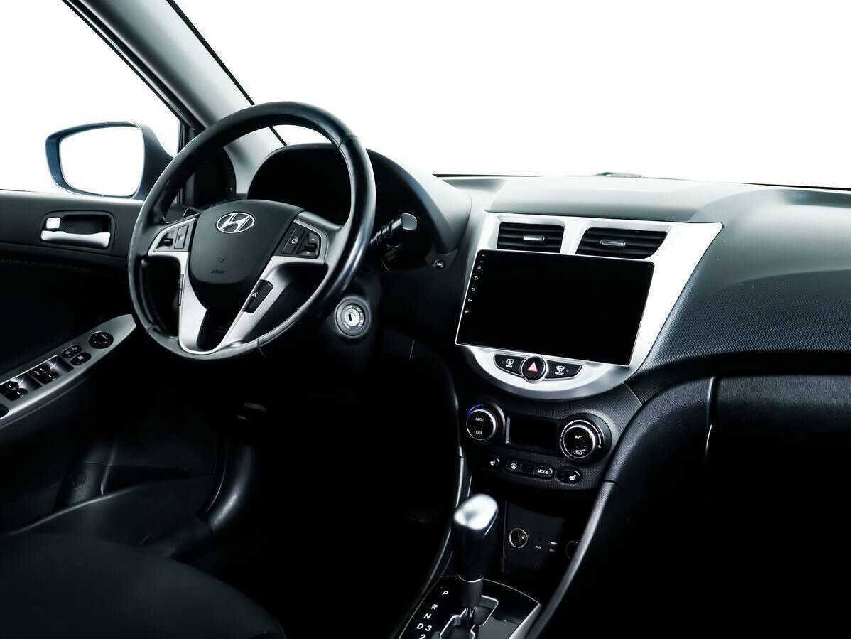 Hyundai Solaris с пробегом — 2014 год. Фото: #8