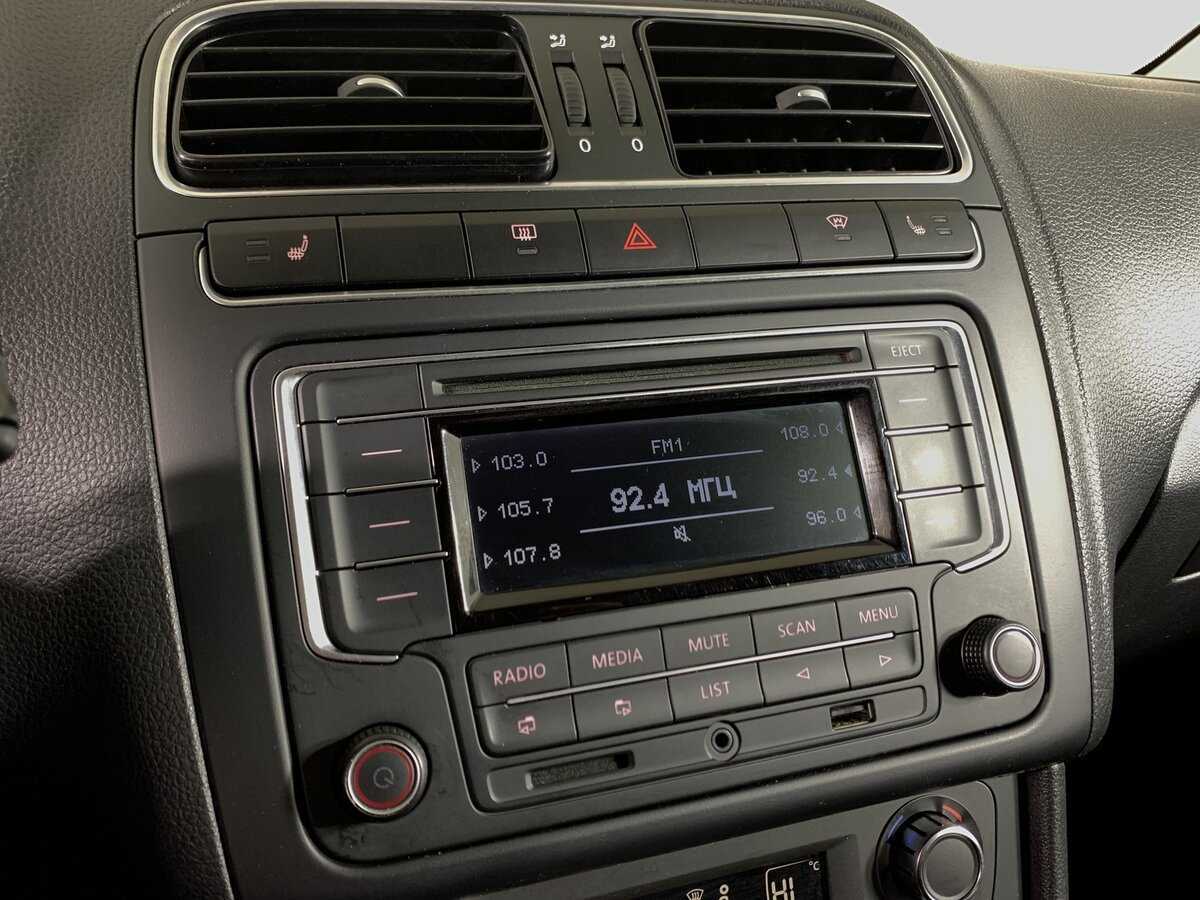 Volkswagen Polo с пробегом — 2013 год. Фото: #14