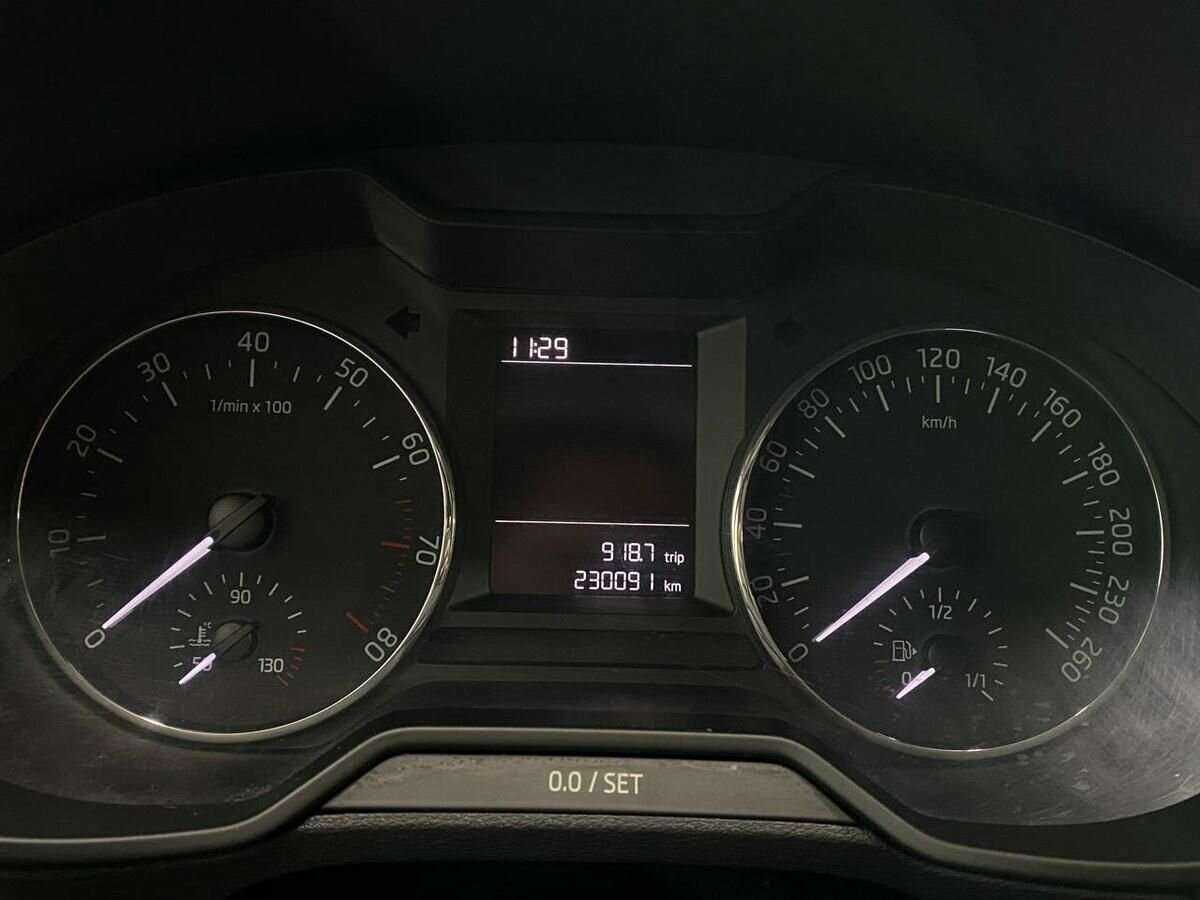 Skoda Octavia с пробегом — 2013 год. Фото: #11