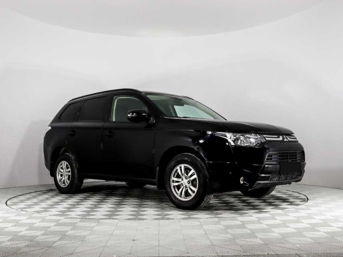Mitsubishi Outlander с пробегом — 2014 год. Фото: #2