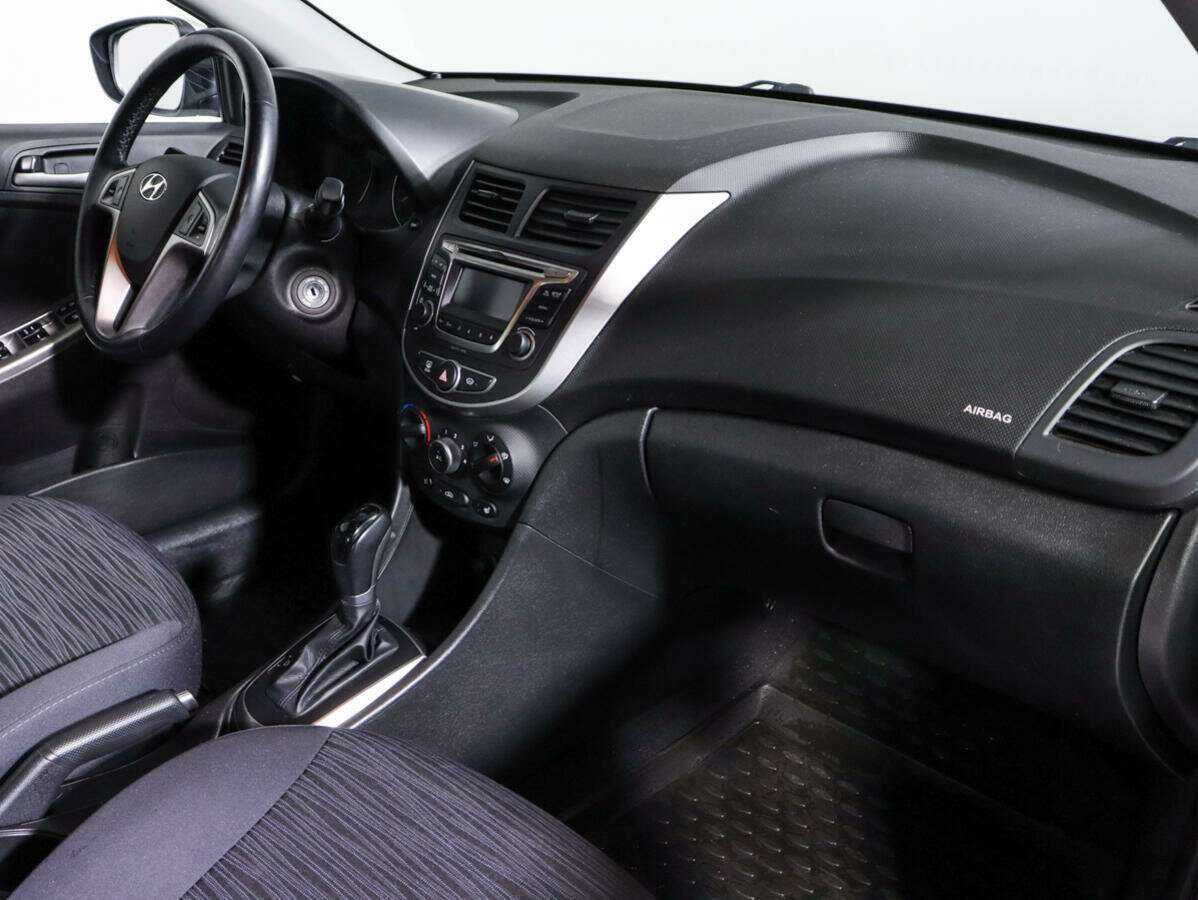 Hyundai Solaris с пробегом — 2016 год. Фото: #6